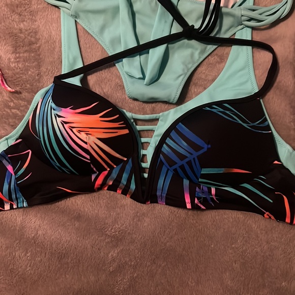 Two PINK tops and one bottom - Picture 5 of 6